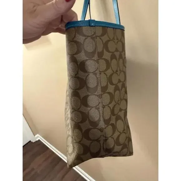 Stylish Coach Signature Tote Bag - 2023 5696 - Picture 7 of 8